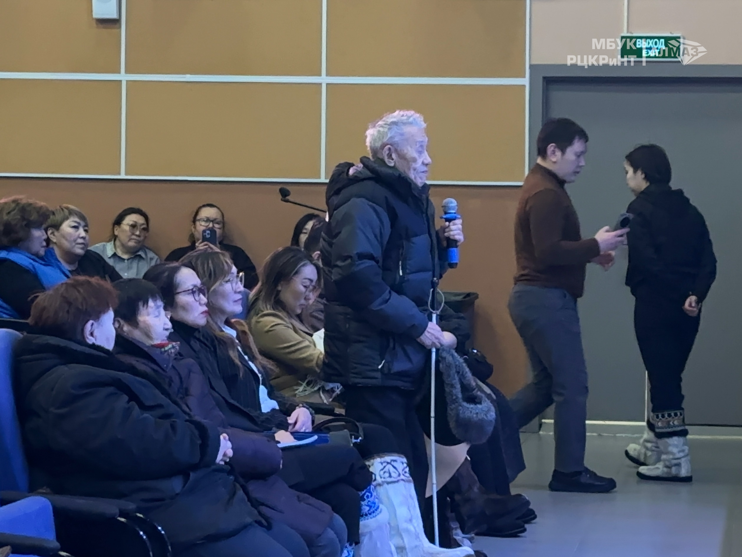 В Саскылахе прошёл открытый диалог жителей с руководством АО «Алмазы-Анабара»