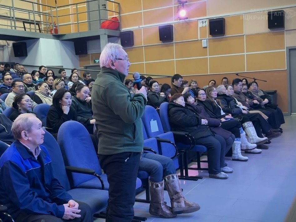 В Саскылахе прошёл открытый диалог жителей с руководством АО «Алмазы-Анабара»