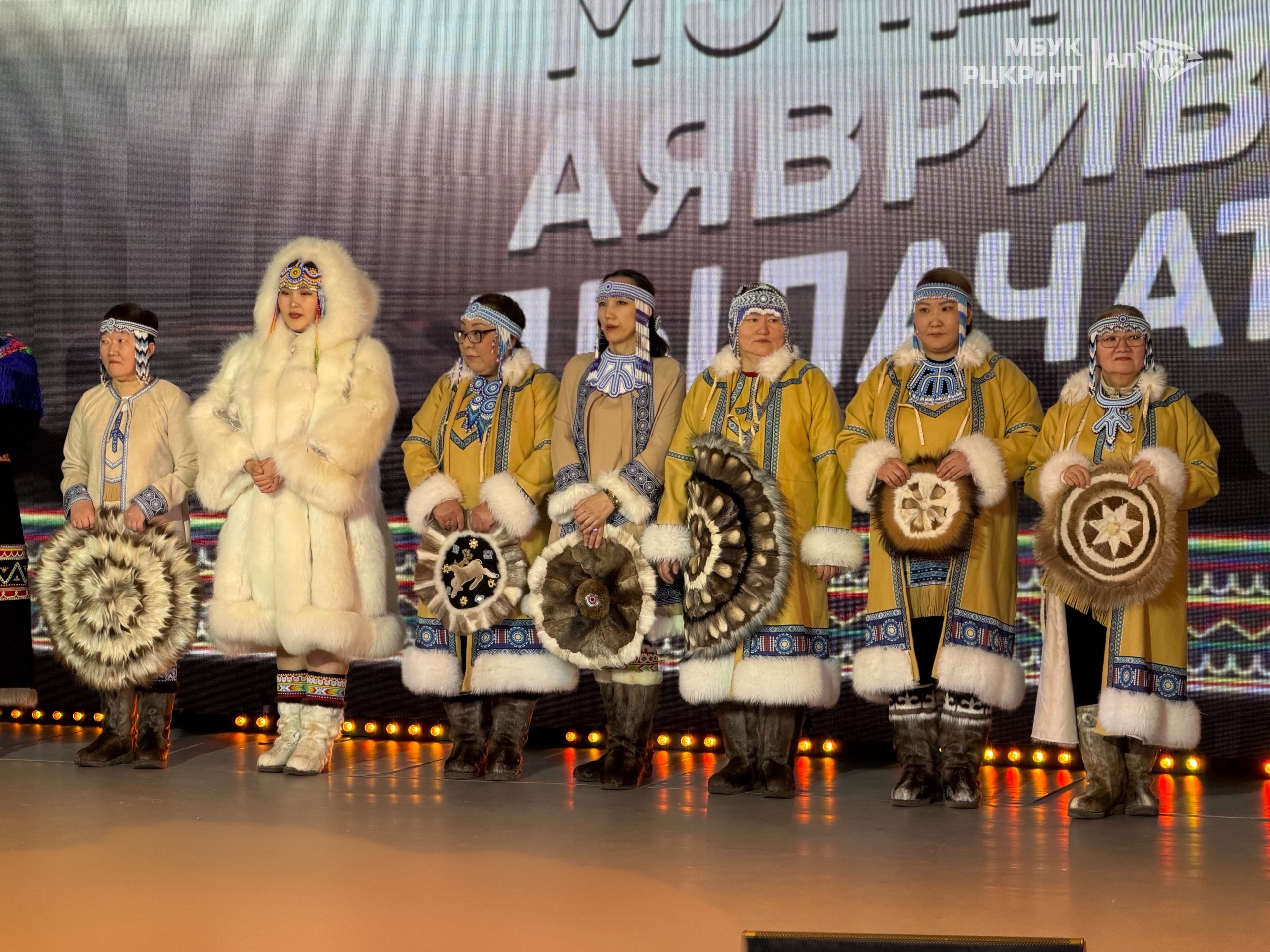 Этно-фольклорный фестиваль «Мэнду Аяврив Дылачат!» собрал национальные объединения в яркий праздник культуры и традиций.